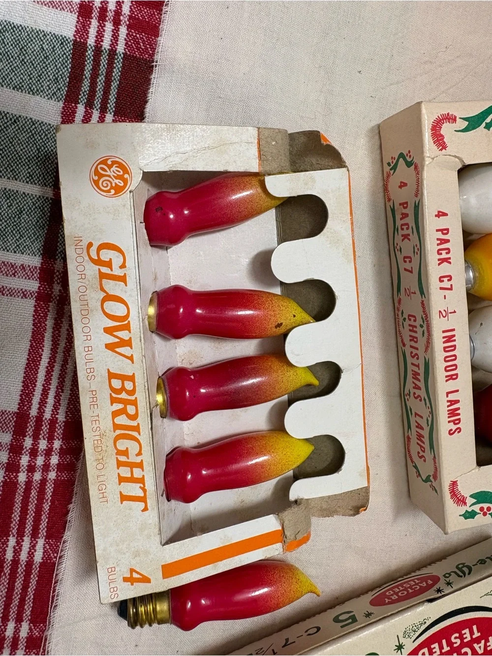 Vintage C7 Christmas Flame Tip Bulbs & Holiday Lightbulbs